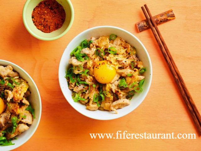 Menikmati Semangkuk Oyakodon ala Orang Jepang